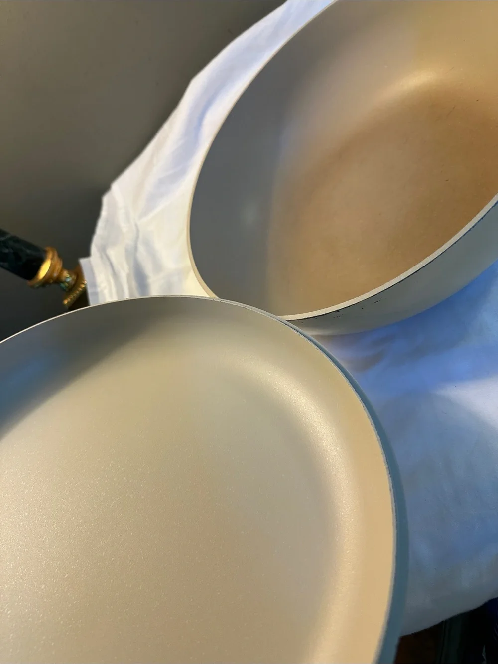 VELOSAN Creamish or yellow Nonstick Frying Pan with Lid -